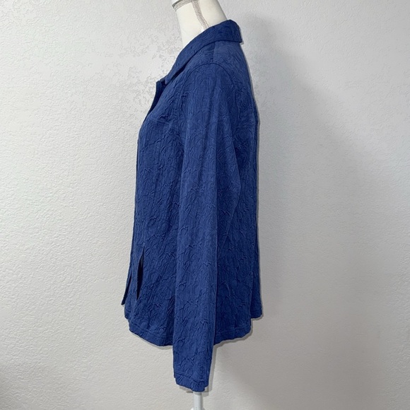 TANJAY Navy Textured Button-Down Jacket - Picture 2 of 8